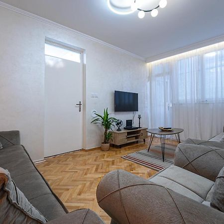 Clock Tower Lux Apartment Podgorica Exteriör bild