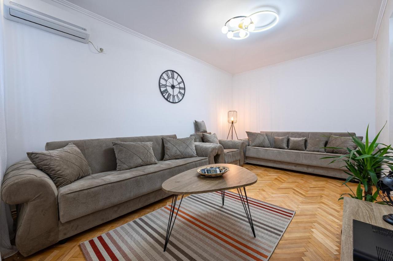 Clock Tower Lux Apartment Podgorica Exteriör bild
